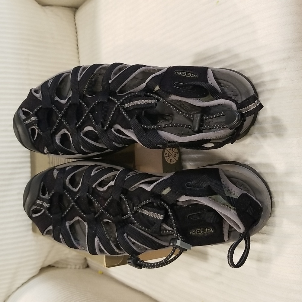 Keen size 8.5